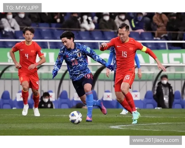 12强赛精彩对决日本队迎战实力不俗的伊拉克队争夺晋级名额