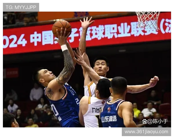 山东高速男篮迎战深圳队全力争胜期待精彩对决与球迷共享激情时刻