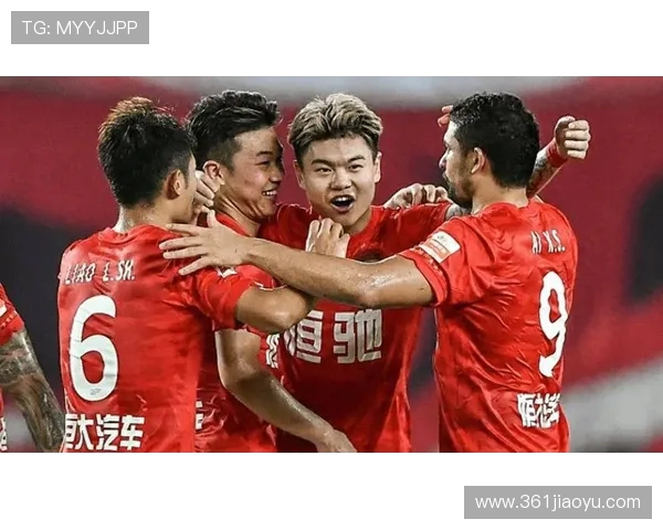 昨日中超精彩对决山东队迎战辽宁队激烈拼搏引人瞩目