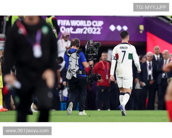 重庆足球队在世界杯预选赛中以57分高居榜首展现强劲实力